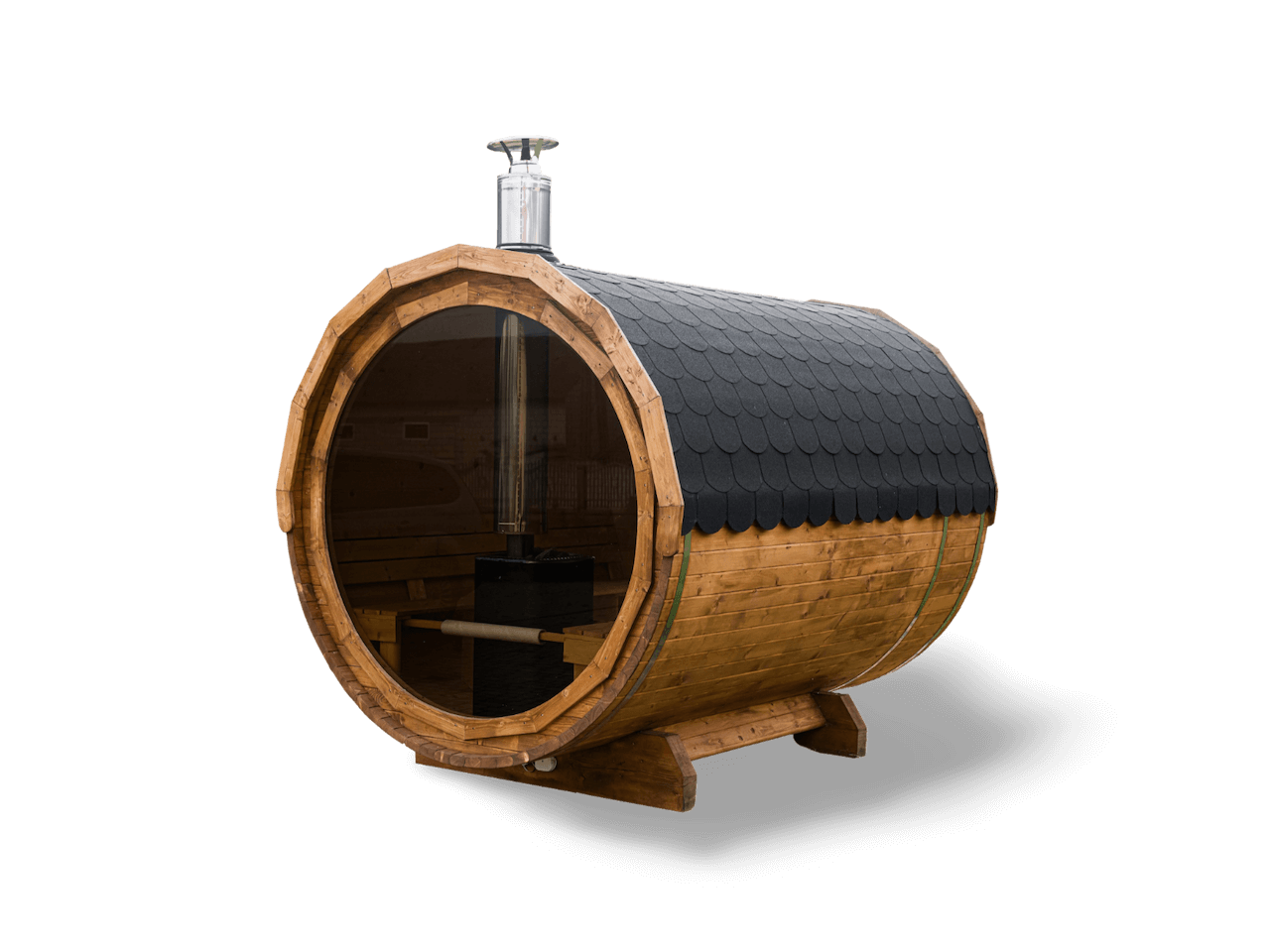 Przyciemniona panoramiczna szyba okrągłej sauny ogrodowej beczki na całą ścianę z piecem opalanym drewnem - Novi Home